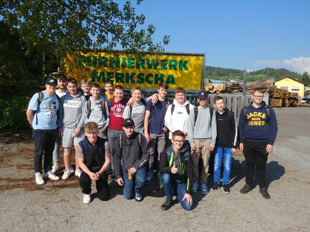 Fachbereich Holz/Bau Betriebsbesichtigung Furnierwerk Merkscha in Gratwein