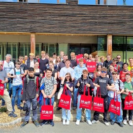 Exkursion unserer technischen Fachbereiche zum größten Sägewerk Mitteleuropas – Mayr Melnhof Leoben. Exkursion unserer technischen Fachbereiche zum größten Sägewerk Mitteleuropas – Mayr Melnhof Leoben.